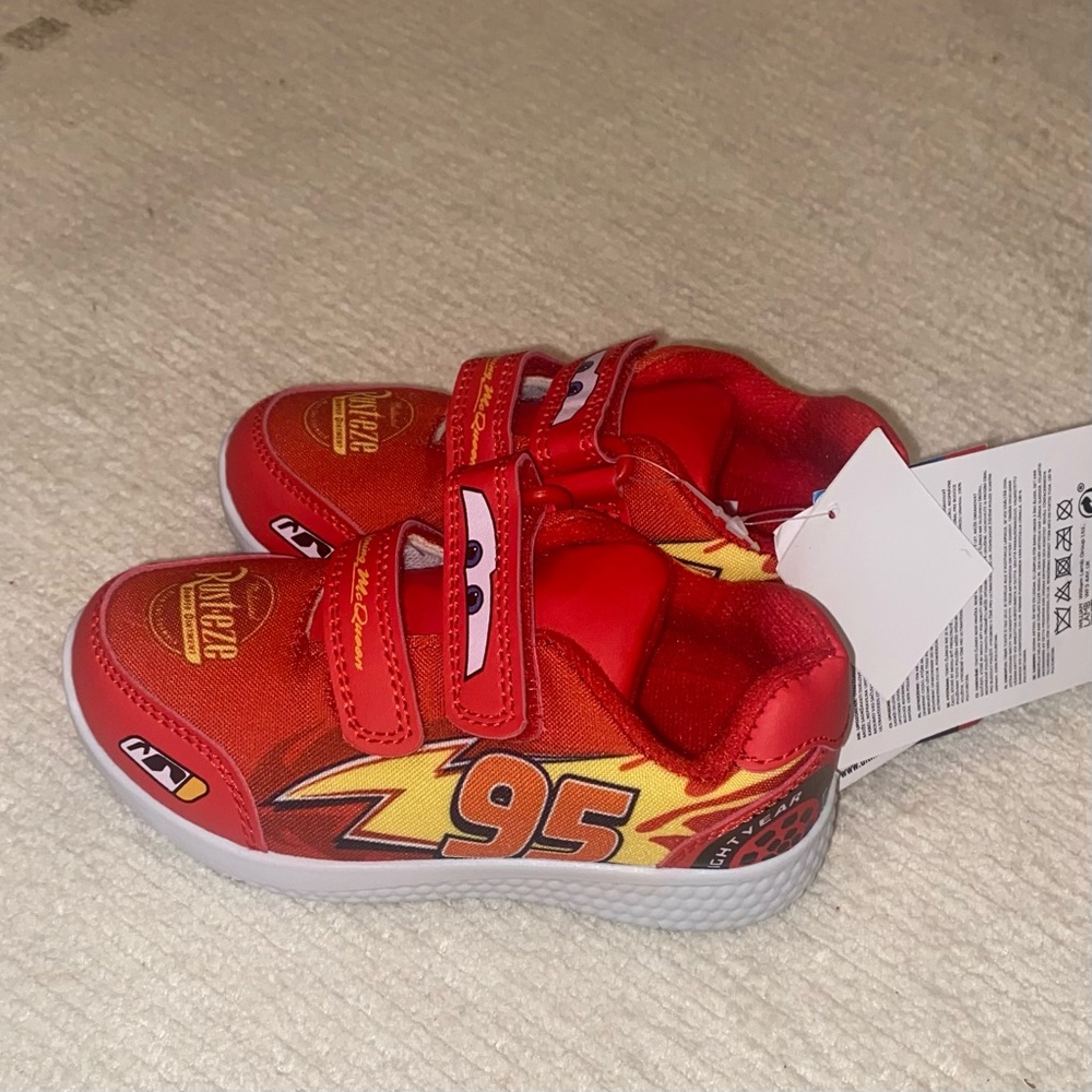 Disney Cars Boys Lightning McQueen Shoes Easy Fasten, NWT, Kids 7